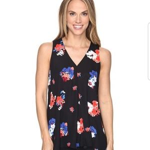 🌹Vince Camuto floral med black sleeveless blouse